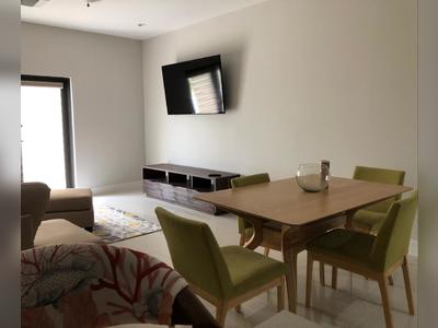 Condominium &middot; For rent &middot; 3 bedrooms